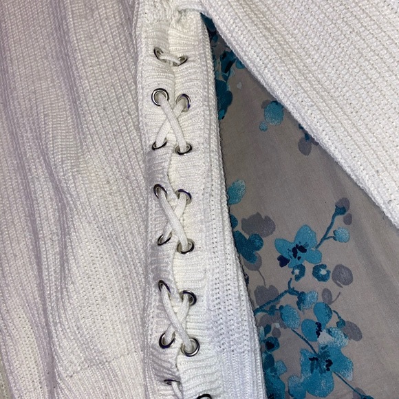 Causal Cable Knit Sweater - Picture 3 of 4